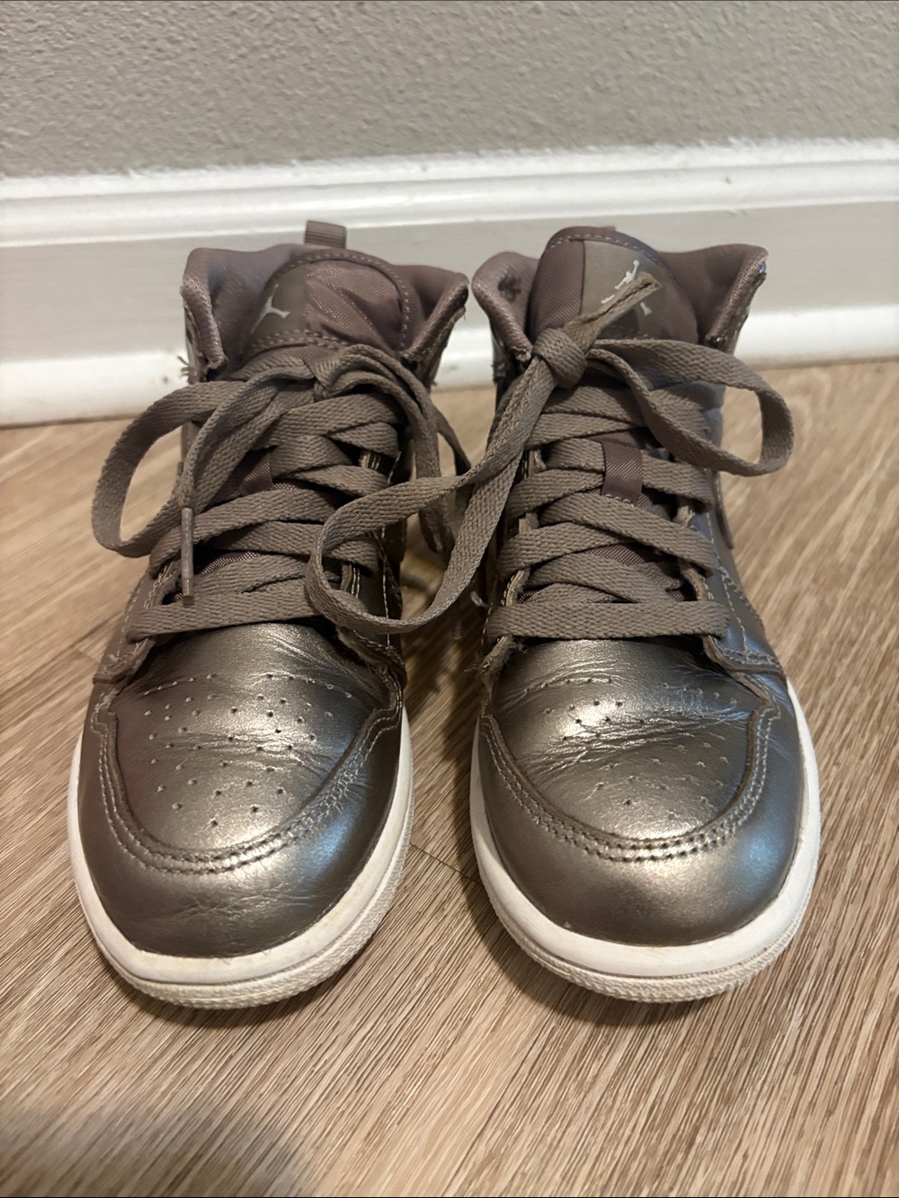 Jordan 1 Kids Metallic Taupe High-Top Sneakers